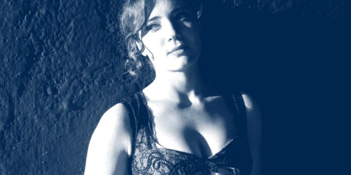 Bild zu „Bella Noir - Zwei Zigaretten Demut“